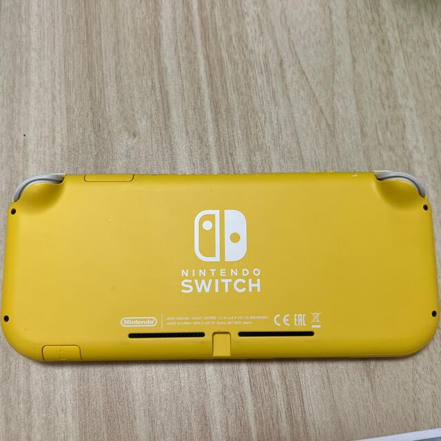 Nintendo Switch(ニンテンドースイッチ)の【あすまげどん様】Switchライト　本体　イエロー エンタメ/ホビーのゲームソフト/ゲーム機本体(家庭用ゲーム機本体)の商品写真