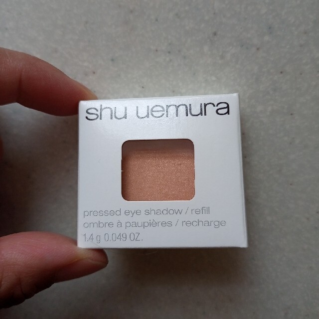 shu uemura(シュウウエムラ)の【値下げ】シュウウエムラ  アイシャドー レフィル  BG822(1.4g) コスメ/美容のベースメイク/化粧品(アイシャドウ)の商品写真