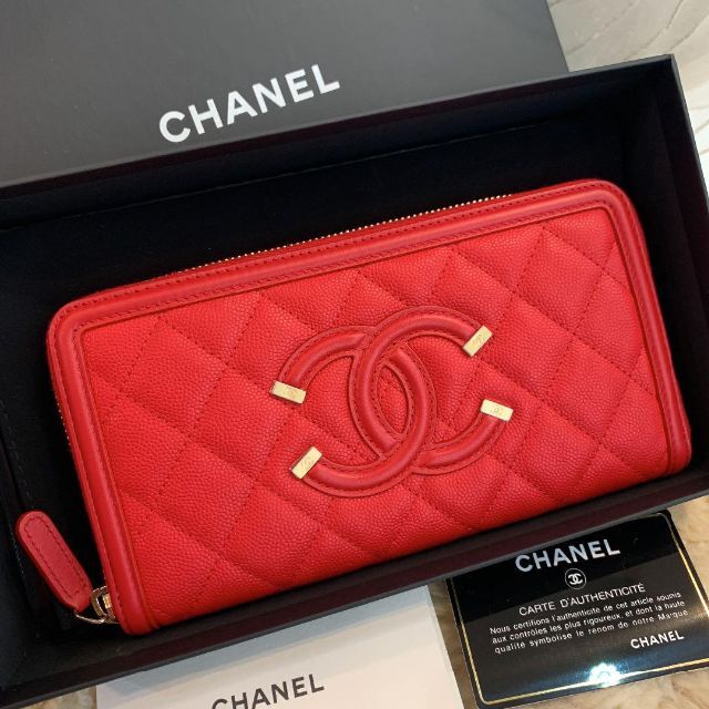 熱い販売 CHANEL レッド 長財布 フィリグリー キャビアスキン シャネル ☆ほぼ新品☆CHANEL 財布