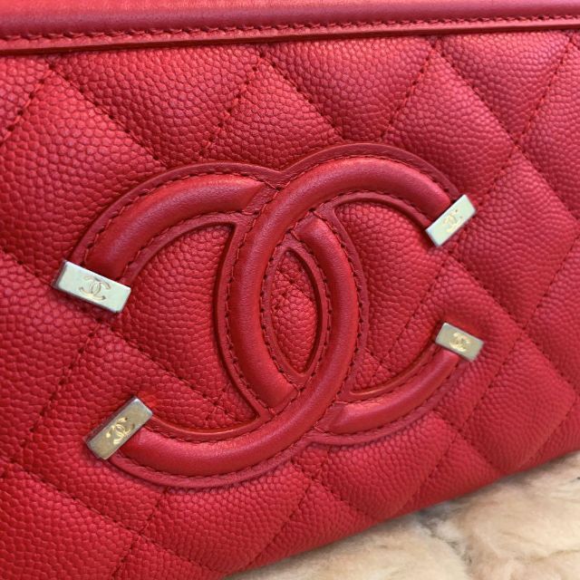 CHANEL(シャネル)の☆ほぼ新品☆CHANEL シャネル キャビアスキン フィリグリー 長財布 レッド レディースのファッション小物(財布)の商品写真