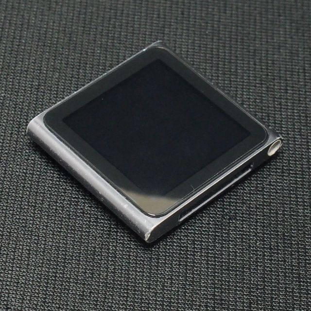 Apple(アップル)のiPod nano6 バッテリー26時間OK 第6世代 動作OK 充電ケーブル付 スマホ/家電/カメラのオーディオ機器(ポータブルプレーヤー)の商品写真