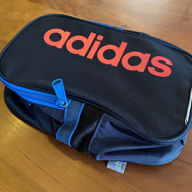 専用　adidas シューズケース　上靴入れ　靴入れ　 キッズ/ベビー/マタニティのこども用バッグ(シューズバッグ)の商品写真