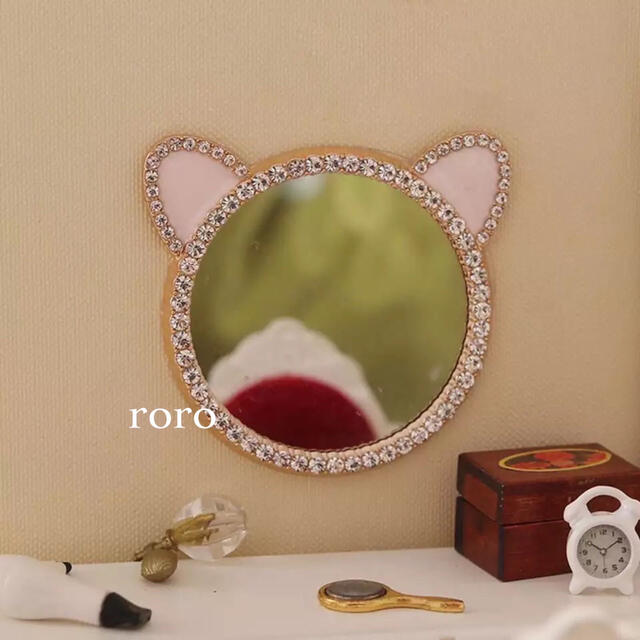 ドールハウス人形小物⭐️ブライスミニチュアネコ型鏡ミラー鏡台りかちゃんオビツ ハンドメイドのおもちゃ(ミニチュア)の商品写真