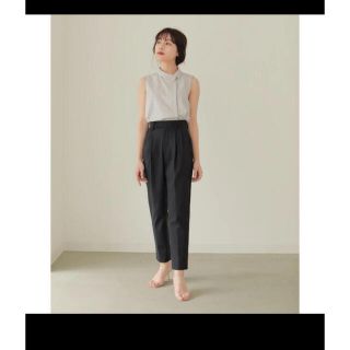 アイシービー(ICB)のlor center press tapered pants(クロップドパンツ)