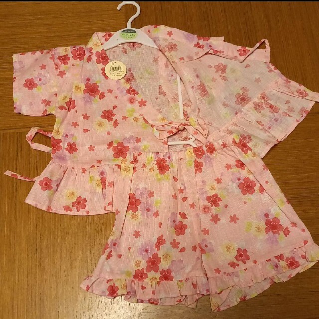 motherways(マザウェイズ)の新品　motherways　104cm　女の子　甚平　浴衣　花柄 キッズ/ベビー/マタニティのキッズ服女の子用(90cm~)(甚平/浴衣)の商品写真