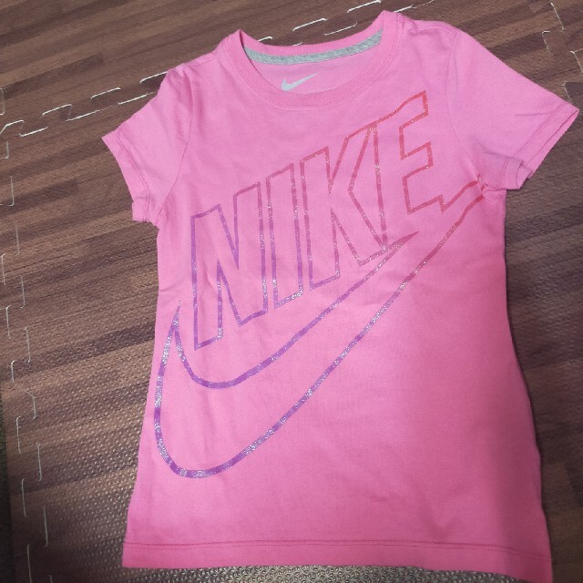 NIKE(ナイキ)のナイキ　半袖　Tシャツ　ピンク　ラメ　可愛い　ジャージ　綿100% キッズ/ベビー/マタニティのキッズ服女の子用(90cm~)(Tシャツ/カットソー)の商品写真