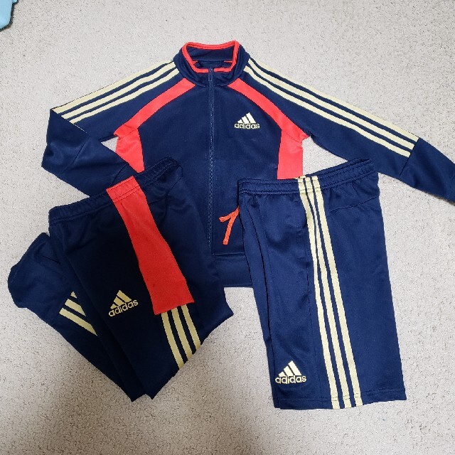 adidas(アディダス)のアディダス　ジャージ　上下　120  130 キッズ/ベビー/マタニティのキッズ服男の子用(90cm~)(その他)の商品写真