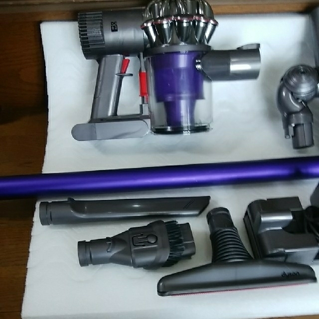 Dyson(ダイソン)のバッテリー新品 dyson V6 DC62 WMH ワイドモー26cm スマホ/家電/カメラの生活家電(掃除機)の商品写真