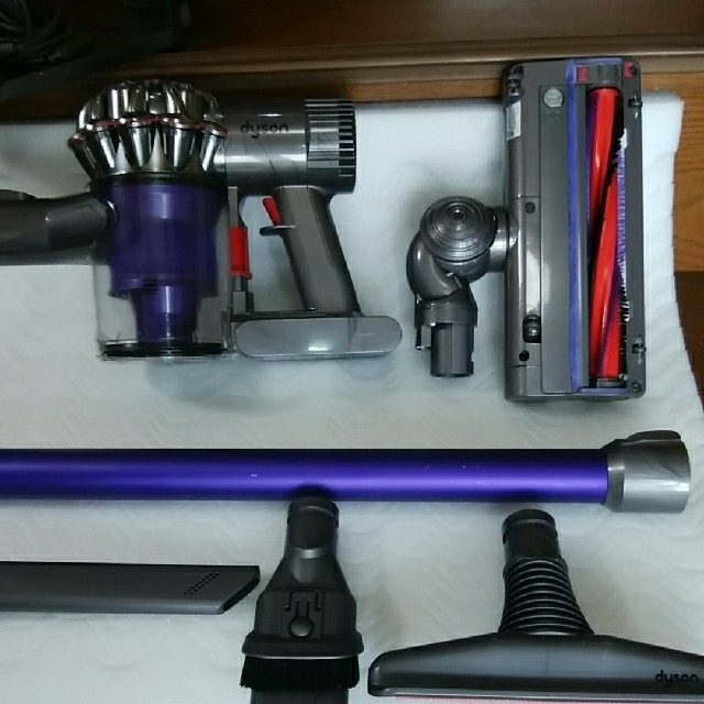 Dyson(ダイソン)のバッテリー新品 dyson V6 DC62 WMH ワイドモー26cm スマホ/家電/カメラの生活家電(掃除機)の商品写真