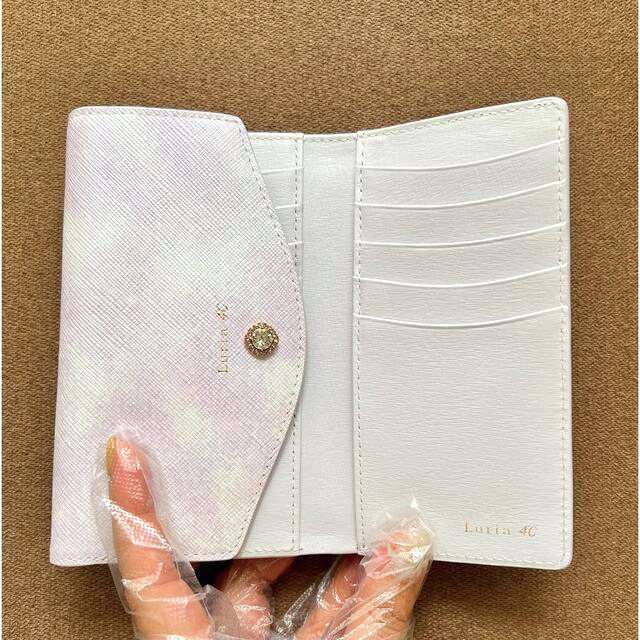 4℃(ヨンドシー)のLuria4°C   新品未使用　折りたたみ財布　取り置き中 レディースのファッション小物(財布)の商品写真
