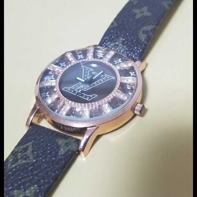 LOUIS VUITTON(ルイヴィトン)のレディースファッション腕時計 レディースのファッション小物(腕時計)の商品写真