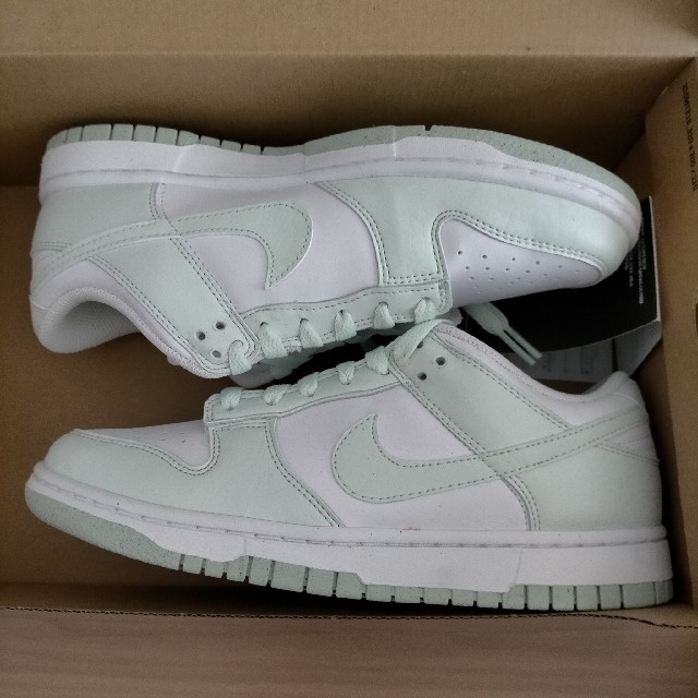 NIKE(ナイキ)のNike WMNS Dunk Low "White Mint" ナイキ NIKE レディースの靴/シューズ(スニーカー)の商品写真