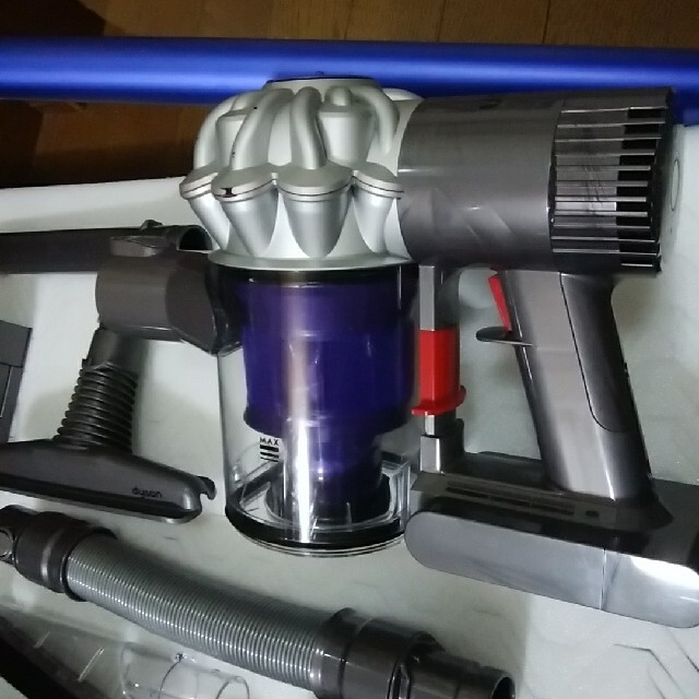 Dyson(ダイソン)のバッテリー新品 dyson V6 slim pro MH21cm ツール6 スマホ/家電/カメラの生活家電(掃除機)の商品写真