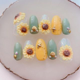 radynail ひまわりネイルチップ　レギュラーオーバル  コスメ/美容のネイル(つけ爪/ネイルチップ)の商品写真