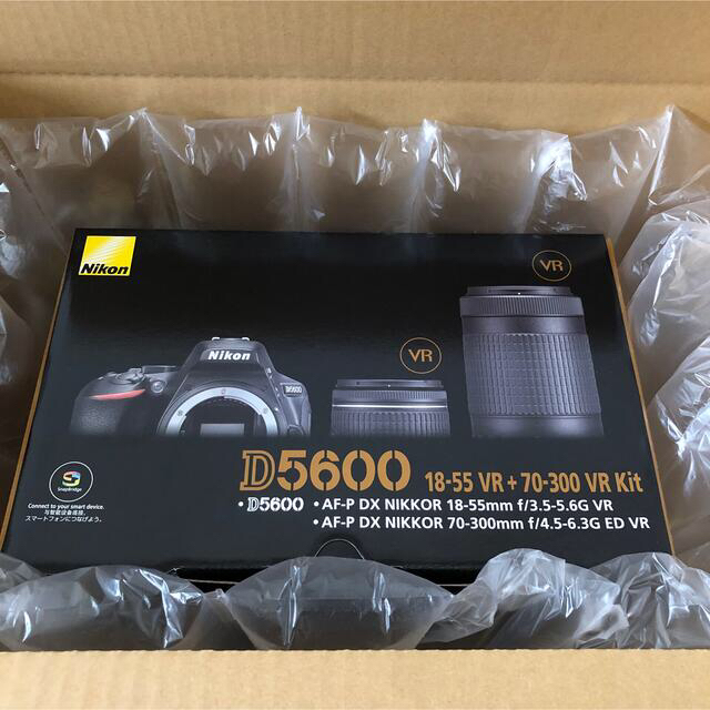 新品 ニコン D5600 ダブルズームキットスマホ/家電/カメラ