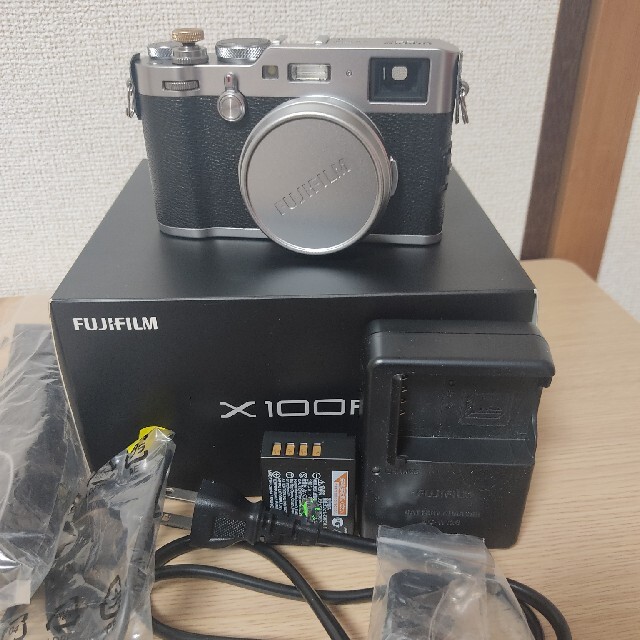 FUJIFILM X100F シルバー