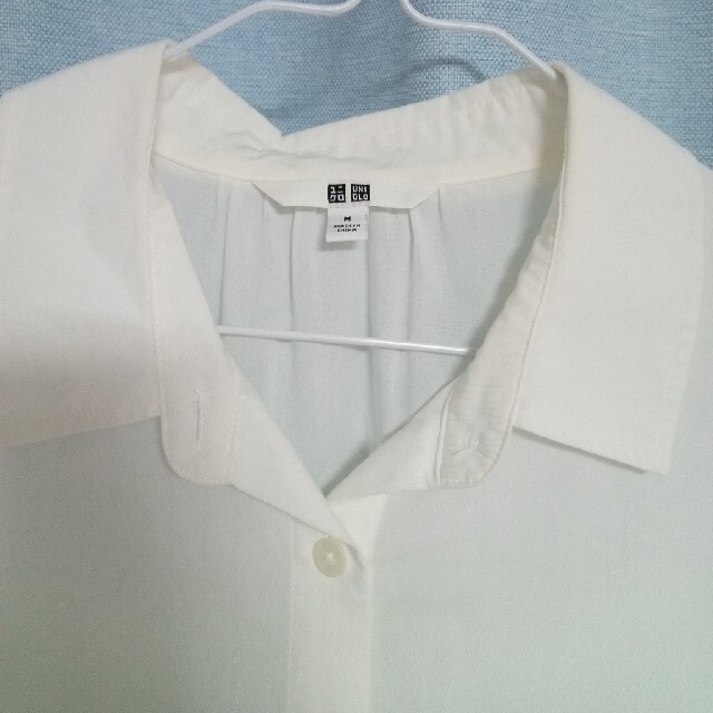 UNIQLO(ユニクロ)のUNIQLO レーヨンエアリーブラウス 半袖 ホワイト 白色 レディースのトップス(シャツ/ブラウス(半袖/袖なし))の商品写真