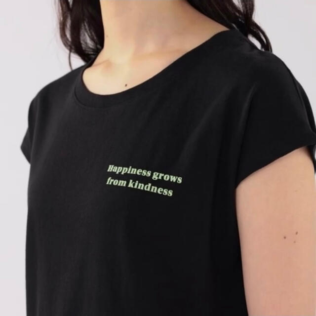 GU(ジーユー)のロゴグラフィックT / GU レディースのトップス(Tシャツ(半袖/袖なし))の商品写真