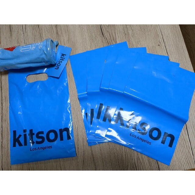 KITSON(キットソン)の【確認用】Kitson ポーチ＋ショッパー５枚 レディースのファッション小物(ポーチ)の商品写真