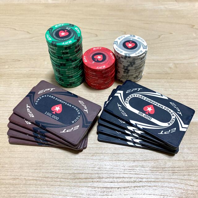 EPT セラミックポーカーチップ　カジノチップ 100枚 エンタメ/ホビーのテーブルゲーム/ホビー(トランプ/UNO)の商品写真