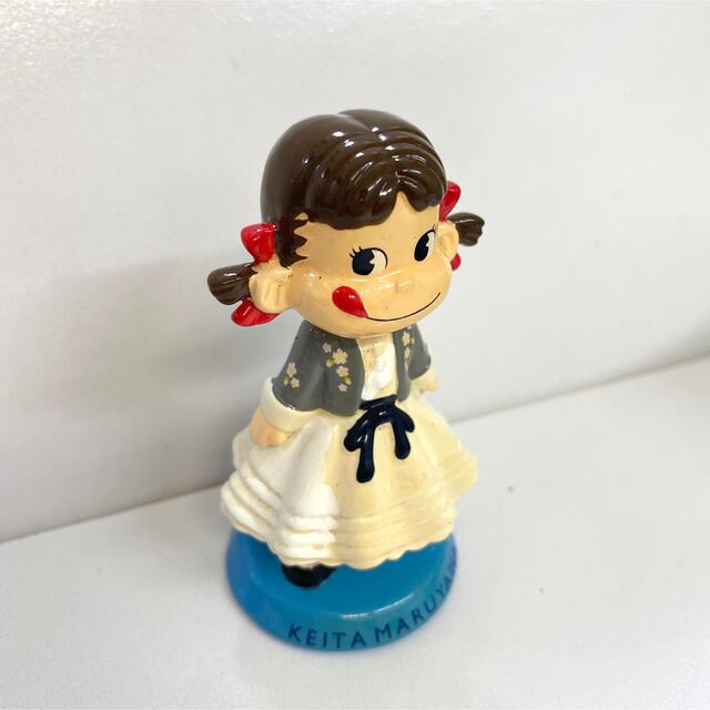 不二家(フジヤ)の【新品】 PekoFamilyClub KEITA MARUYAMA ペコちゃん エンタメ/ホビーのおもちゃ/ぬいぐるみ(キャラクターグッズ)の商品写真