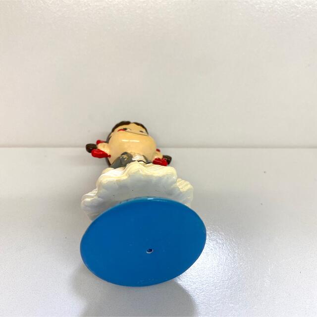 不二家(フジヤ)の【新品】 PekoFamilyClub KEITA MARUYAMA ペコちゃん エンタメ/ホビーのおもちゃ/ぬいぐるみ(キャラクターグッズ)の商品写真