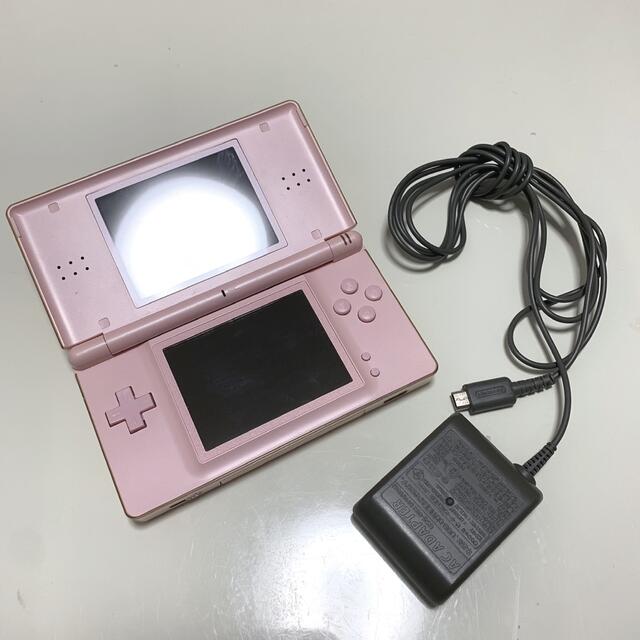 ニンテンドーDS(ニンテンドーDS)のニンテンドーDS Lite ピンク エンタメ/ホビーのゲームソフト/ゲーム機本体(携帯用ゲーム機本体)の商品写真