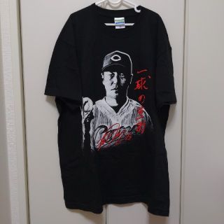 ヒロシマトウヨウカープ(広島東洋カープ)の【美品】黒田投手　Tシャツ(記念品/関連グッズ)