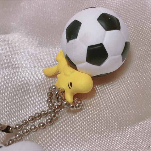 SNOOPY(スヌーピー)の𓊆 スヌーピー サッカー⚽️ キーホルダー 𓊇  エンタメ/ホビーのアニメグッズ(キーホルダー)の商品写真