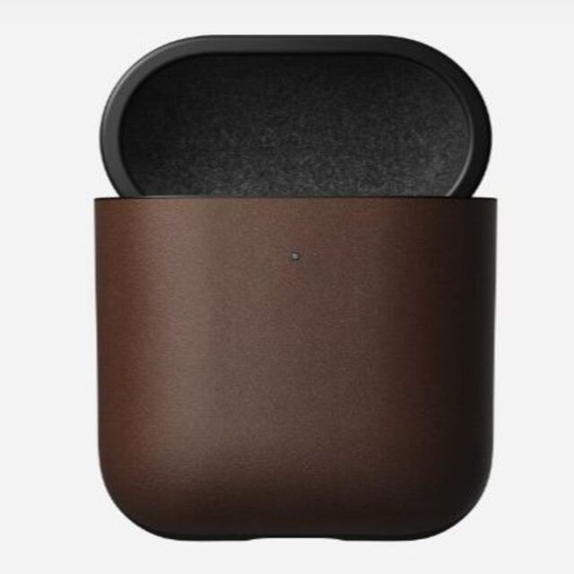 NOMAD社製 AirPods 用 レザーケース(ブラウン)その他