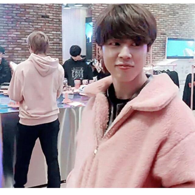 BTS 着用 ボアジャケット ピンク 新品、未使用品