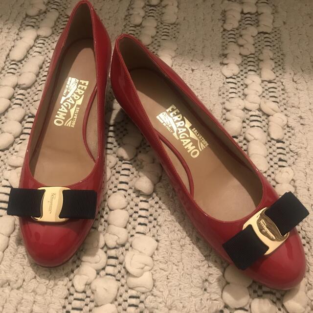 未使用!! フェラガモ フラットシューズ burycatholicprepschool.co.uk
