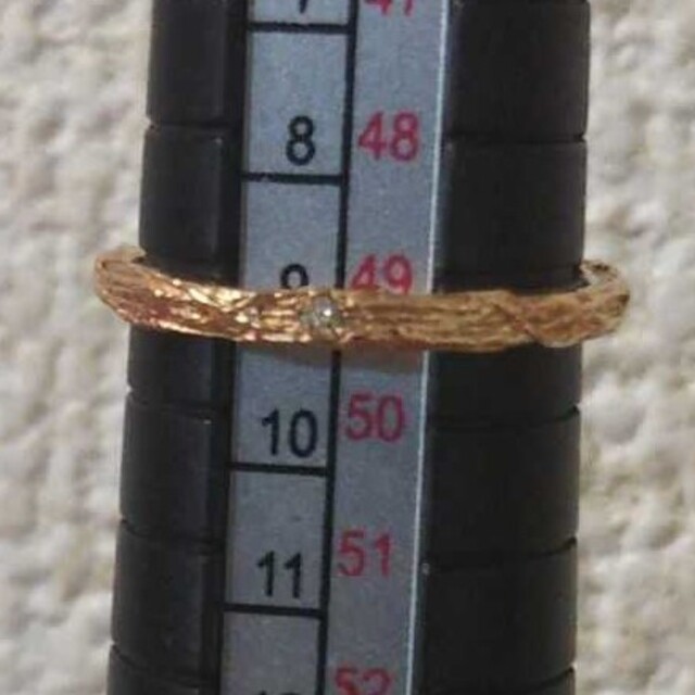 agete(アガット)のアガット K10 糸 ダイヤモンド リング 11号 テクスチャー 永遠 美品 レディースのアクセサリー(リング(指輪))の商品写真