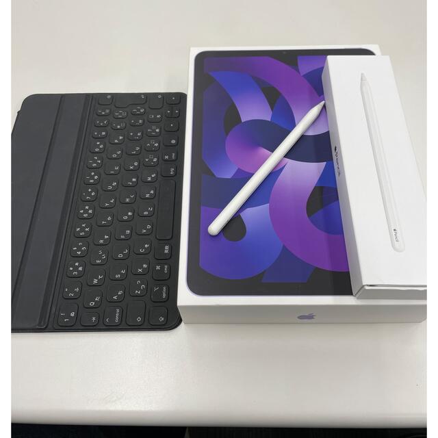 Apple(アップル)の【美品】iPad Air第5世代＋Apple Pencil2＋スマートキーボード スマホ/家電/カメラのPC/タブレット(タブレット)の商品写真