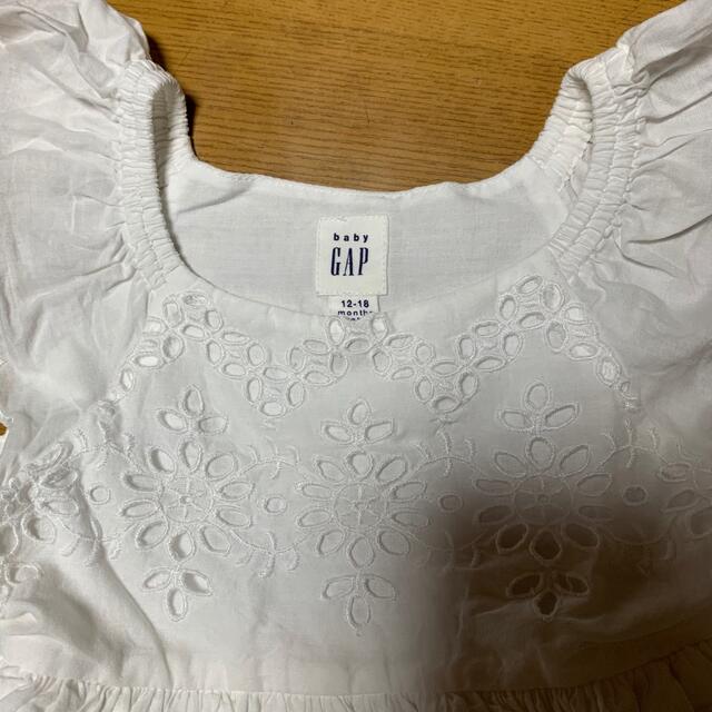 babyGAP(ベビーギャップ)のbaby GAP 白レースワンピース80㎝ キッズ/ベビー/マタニティのベビー服(~85cm)(ワンピース)の商品写真