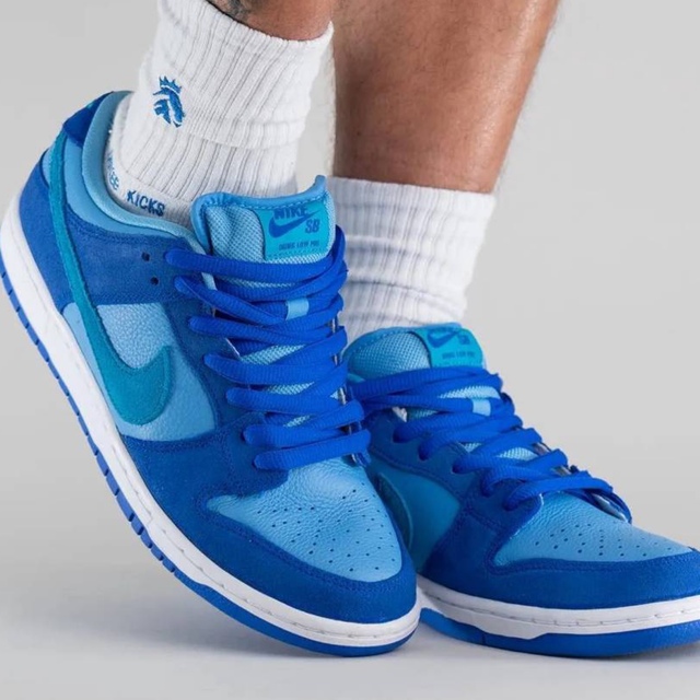 Nike SB Dunk Low "Blue Raspberry"