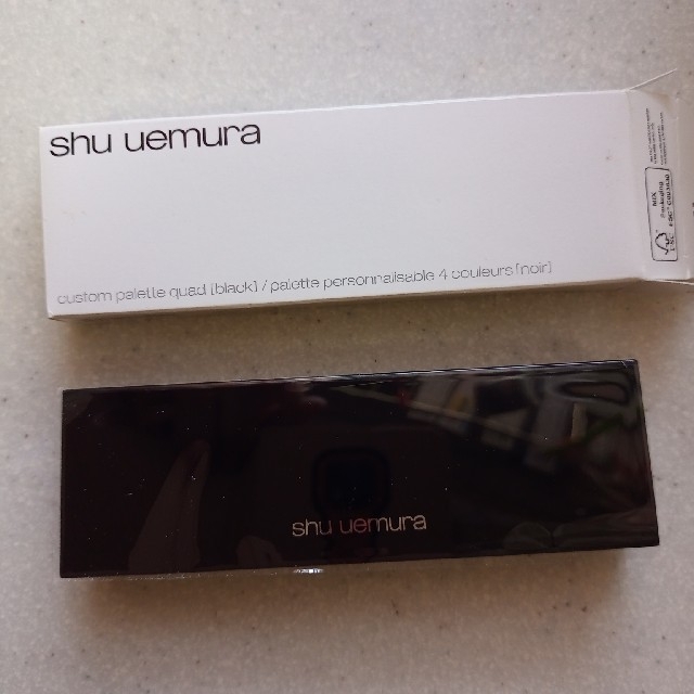 shu uemura(シュウウエムラ)のシュウウエムラ カスタムパレット 4 ブラック(1コ入) コスメ/美容のメイク道具/ケアグッズ(ボトル・ケース・携帯小物)の商品写真