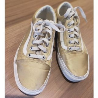 ヴァンズ(VANS)のVANSサテンゴールドスニーカー(スニーカー)