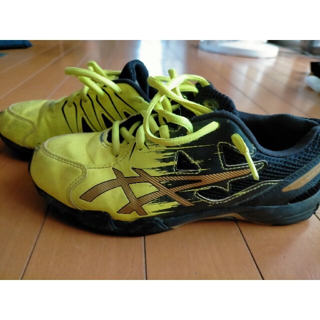 asics(アシックス)のアシックス  レーザービーム  キッズシューズ22.5 キッズ/ベビー/マタニティのキッズ靴/シューズ(15cm~)(スニーカー)の商品写真