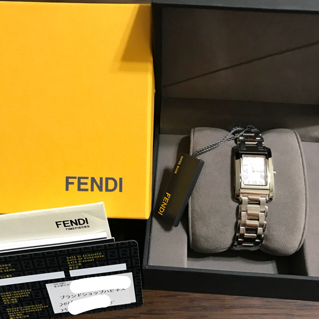 FENDI(フェンディ)のnasukoichi様専用 フェンディ 腕時計 新品未使用 レディースのファッション小物(腕時計)の商品写真