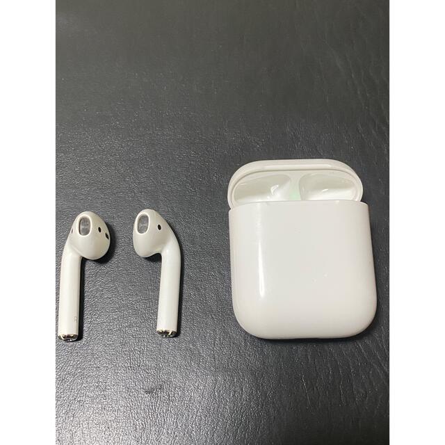 Apple(アップル)のAirPods 第2世代  スマホ/家電/カメラのオーディオ機器(ヘッドフォン/イヤフォン)の商品写真