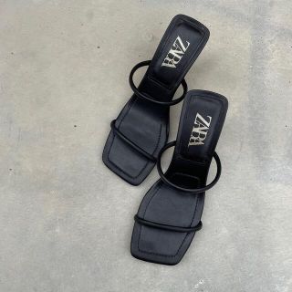 ザラ(ZARA)のZARA サンダル レディース 黒(サンダル)