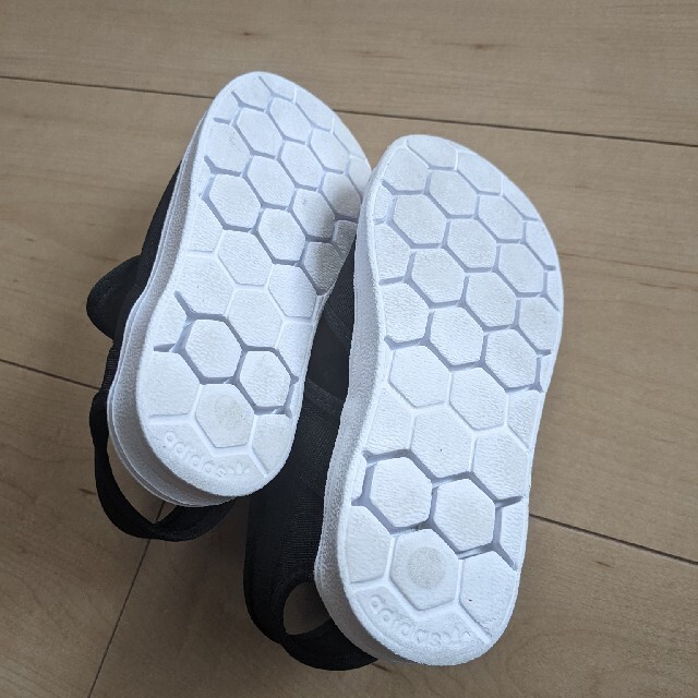 adidas(アディダス)のアディダスサンダル16cm キッズ/ベビー/マタニティのキッズ靴/シューズ(15cm~)(サンダル)の商品写真