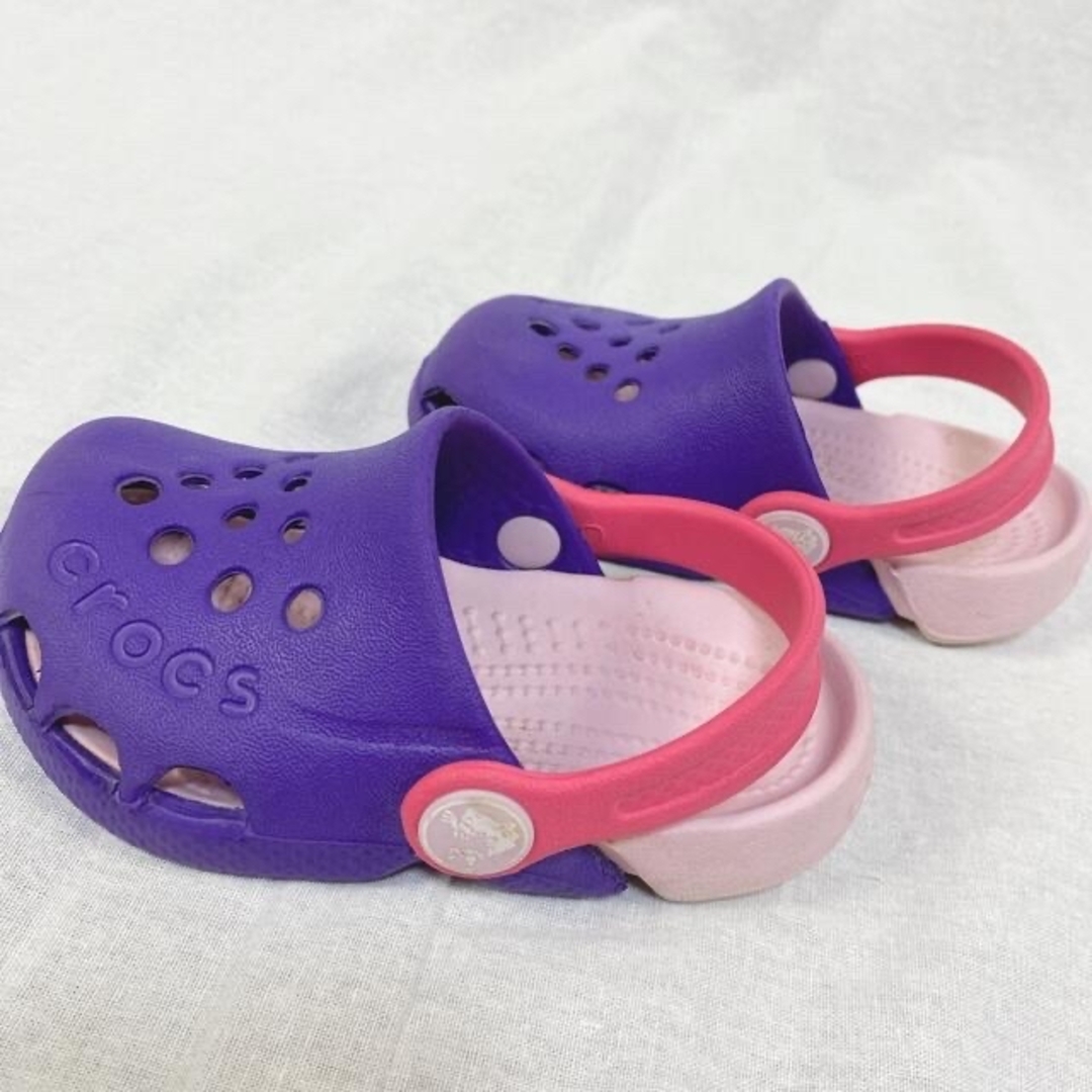 crocs(クロックス)の【男の子ママ様専用】crocs☆13cm パープル×ピンクのキュートなクロッグ♡ キッズ/ベビー/マタニティのベビー靴/シューズ(~14cm)(サンダル)の商品写真