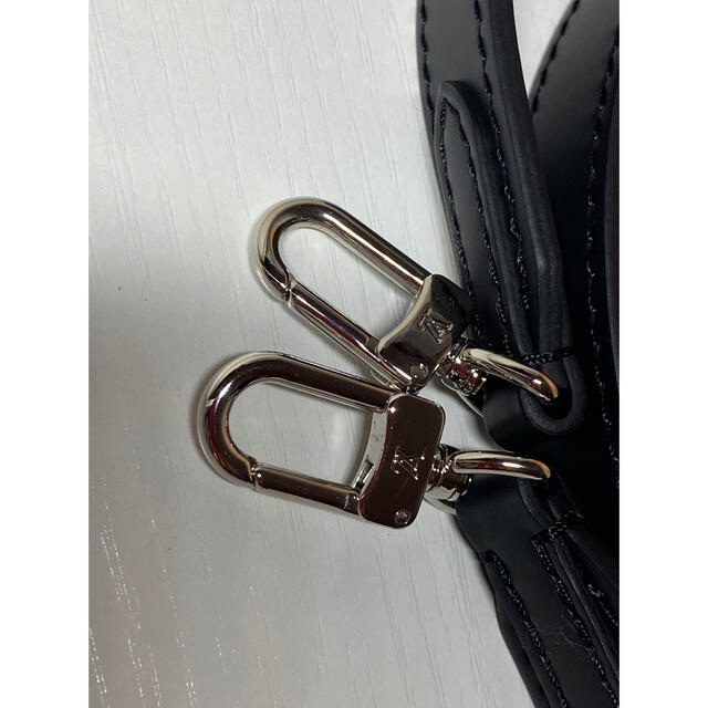 LOUIS VUITTON(ルイヴィトン)の【美品】ルイヴィトン プティット サックプラ エピ ノワール レディースのバッグ(ショルダーバッグ)の商品写真