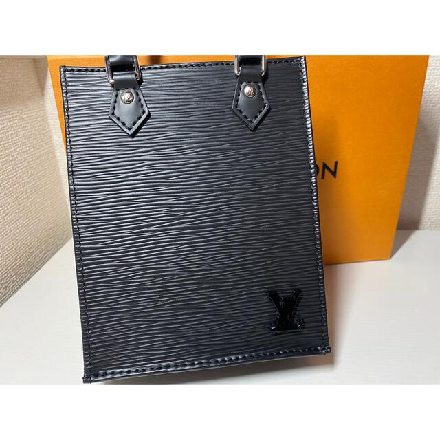 LOUIS VUITTON(ルイヴィトン)の【美品】ルイヴィトン プティット サックプラ エピ ノワール レディースのバッグ(ショルダーバッグ)の商品写真