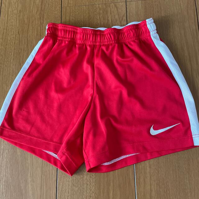 NIKE(ナイキ)のハーフパンツ110〜130くらい　短め　NIKE スポーツ/アウトドアのサッカー/フットサル(ウェア)の商品写真