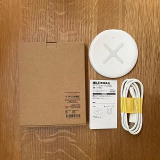 ムジルシリョウヒン(MUJI (無印良品))の無印良品　ワイヤレス充電器　スマートフォン用(バッテリー/充電器)