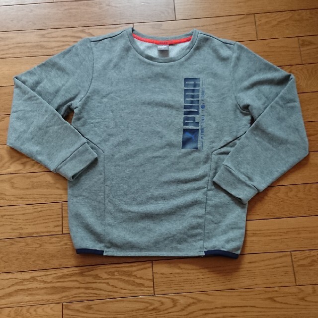 PUMA(プーマ)の[5-15]プーマ★トレーナー(150cm) キッズ/ベビー/マタニティのキッズ服男の子用(90cm~)(Tシャツ/カットソー)の商品写真