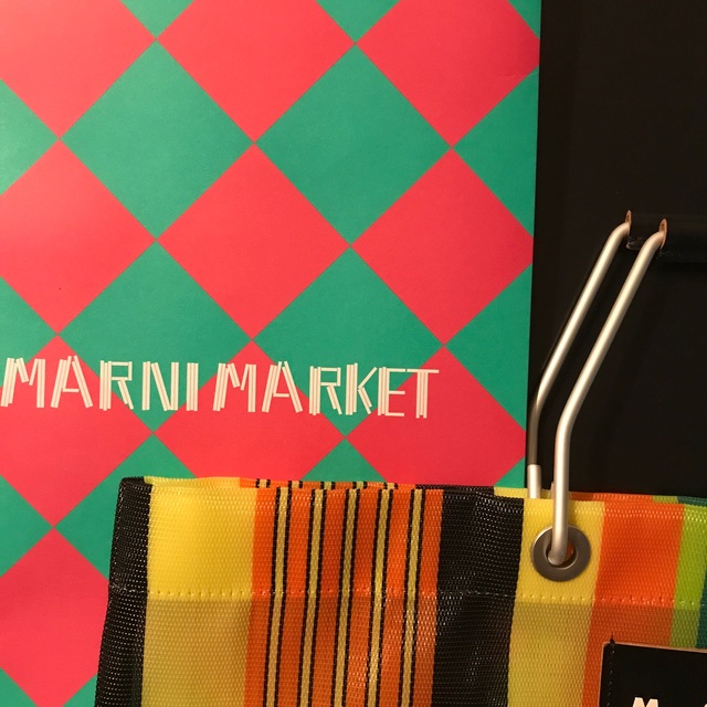 Marni(マルニ)のMARNI MARKET表参道ヒルズ先行発売カラーストライプバッグ ミニ レディースのバッグ(トートバッグ)の商品写真